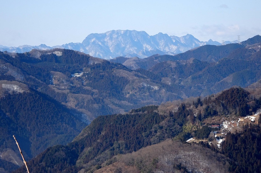 山頂から両神山